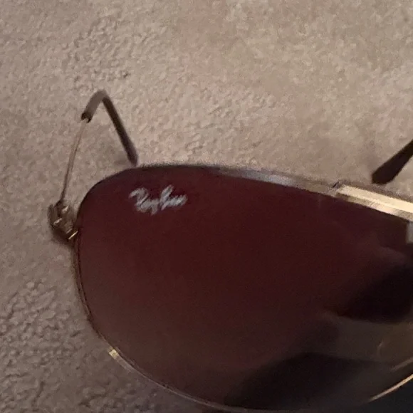 Ray-Ban Gold Frame Sunglasses with Black Case - Picture 8 of 12